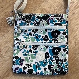 Kipling crossbody